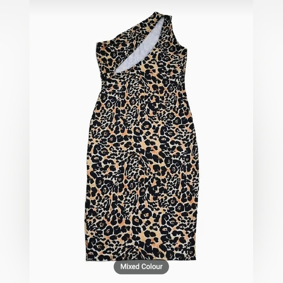 Dress 👗🐆 - Picture 4 of 5